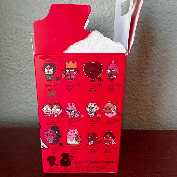 Pop Mart Crybaby Crying For Love: SWEET BABY - opened - NEW - Picture 3 of 6